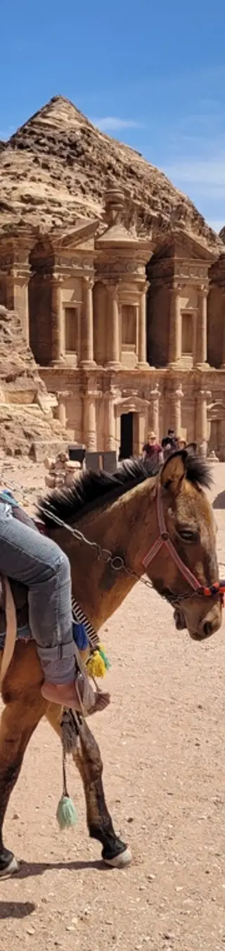 Al-Dayr oder «The Monastery»